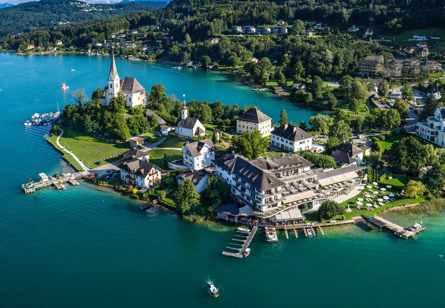 Клагенфурт не озере Вёртер-Зе - один из красивейших городов Австрии